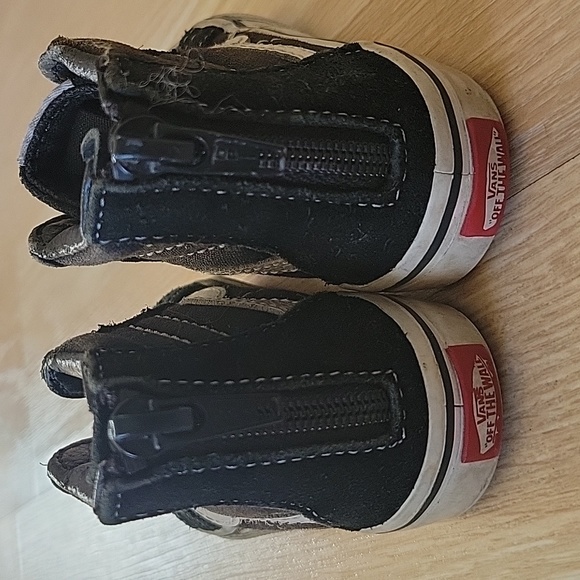 Toddler black high top vans size 5 - Picture 2 of 5